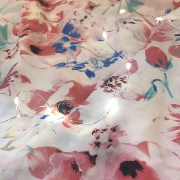 ELLE Floral Blouce - Picture 4 of 6